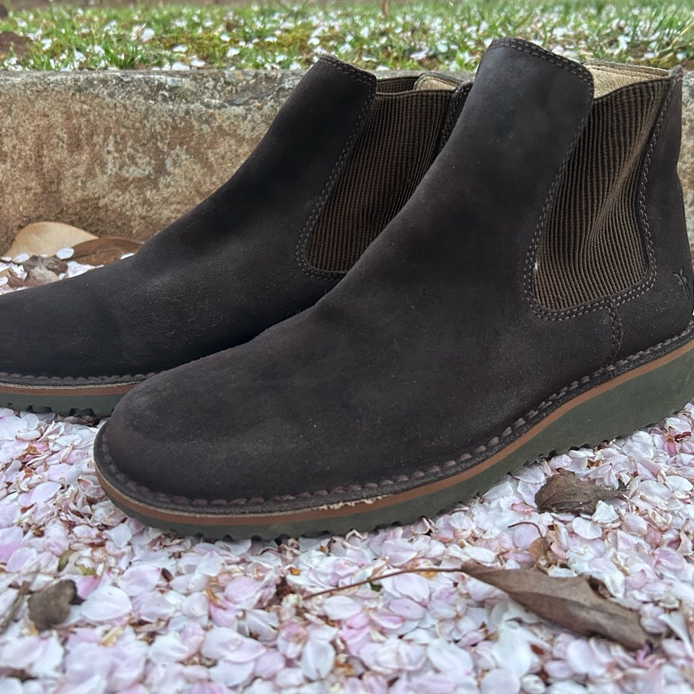 FRYE “PitStop Chelsea” Leather Boot